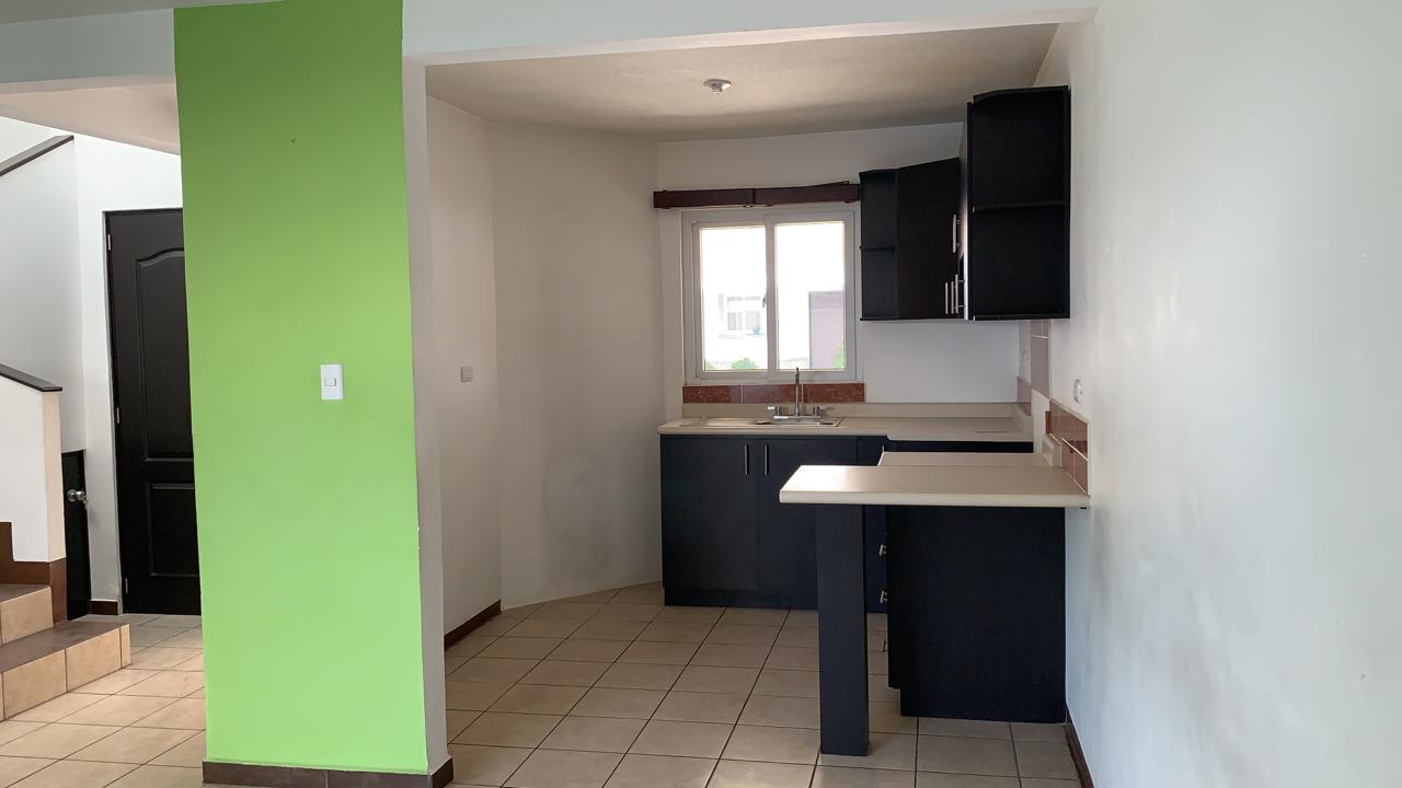 Venta de Casa o Casas, Terrenos, Propiedades, Apartamentos, Inmuebles en Guatemala, zona 11, zona 7, zona 2, zona 18, zona 16, Mixco, Carretera Al Salvador, Fraijanes, Santa Catarina Pinula, Antigua Guatemala, Villa Nueva, Villa Canales, San Miguel Petapa - Venta o Alquiler de Casas En Guatemala