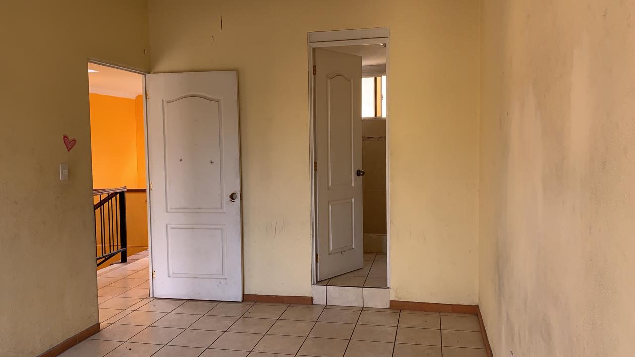 Venta de Casa o Casas, Terrenos, Propiedades, Apartamentos, Inmuebles en Guatemala, zona 11, zona 7, zona 2, zona 18, zona 16, Mixco, Carretera Al Salvador, Fraijanes, Santa Catarina Pinula, Antigua Guatemala, Villa Nueva, Villa Canales, San Miguel Petapa - Venta o Alquiler de Casas En Guatemala