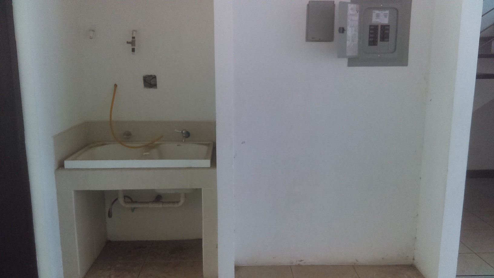 Venta de Casa o Casas, Terrenos, Propiedades, Apartamentos, Inmuebles en Guatemala, zona 11, zona 7, zona 2, zona 18, zona 16, Mixco, Carretera Al Salvador, Fraijanes, Santa Catarina Pinula, Antigua Guatemala, Villa Nueva, Villa Canales, San Miguel Petapa - Venta o Alquiler de Casas En Guatemala