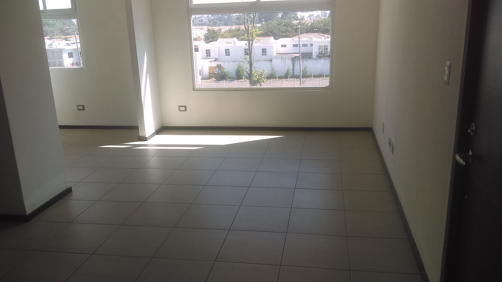 Venta de Casa o Casas, Terrenos, Propiedades, Apartamentos, Inmuebles en Guatemala, zona 11, zona 7, zona 2, zona 18, zona 16, Mixco, Carretera Al Salvador, Fraijanes, Santa Catarina Pinula, Antigua Guatemala, Villa Nueva, Villa Canales, San Miguel Petapa - Venta o Alquiler de Casas En Guatemala