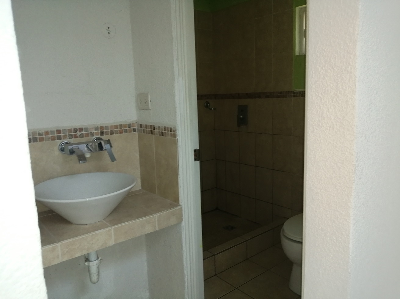 Venta de Casa o Casas, Terrenos, Propiedades, Apartamentos, Inmuebles en Guatemala, zona 11, zona 7, zona 2, zona 18, zona 16, Mixco, Carretera Al Salvador, Fraijanes, Santa Catarina Pinula, Antigua Guatemala, Villa Nueva, Villa Canales, San Miguel Petapa - Venta o Alquiler de Casas En Guatemala