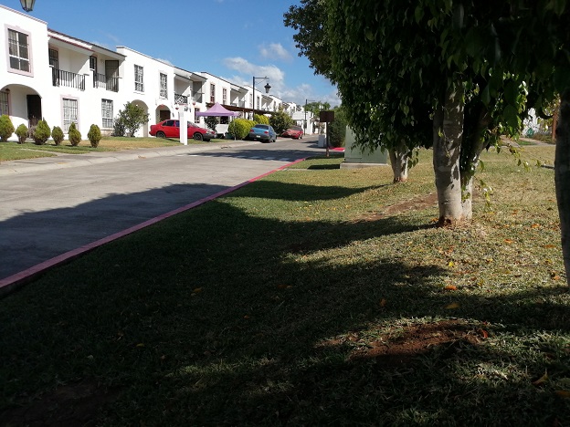 Venta de Casa o Casas, Terrenos, Propiedades, Apartamentos, Inmuebles en Guatemala, zona 11, zona 7, zona 2, zona 18, zona 16, Mixco, Carretera Al Salvador, Fraijanes, Santa Catarina Pinula, Antigua Guatemala, Villa Nueva, Villa Canales, San Miguel Petapa - Venta o Alquiler de Casas En Guatemala