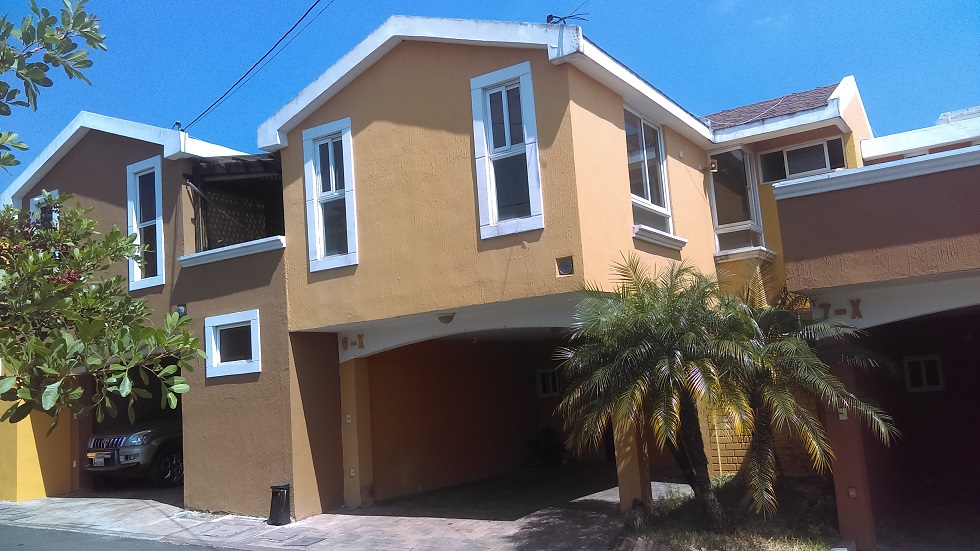 Venta de Casa o Casas, Terrenos, Propiedades, Apartamentos, Inmuebles en Guatemala, zona 11, zona 7, zona 2, zona 18, zona 16, Mixco, Carretera Al Salvador, Fraijanes, Santa Catarina Pinula, Antigua Guatemala, Villa Nueva, Villa Canales, San Miguel Petapa - Venta o Alquiler de Casas En Guatemala