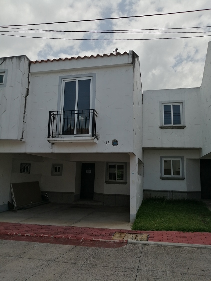 Venta de Casa o Casas, Terrenos, Propiedades, Apartamentos, Inmuebles en Guatemala, zona 11, zona 7, zona 2, zona 18, zona 16, Mixco, Carretera Al Salvador, Fraijanes, Santa Catarina Pinula, Antigua Guatemala, Villa Nueva, Villa Canales, San Miguel Petapa - Venta o Alquiler de Casas En Guatemala