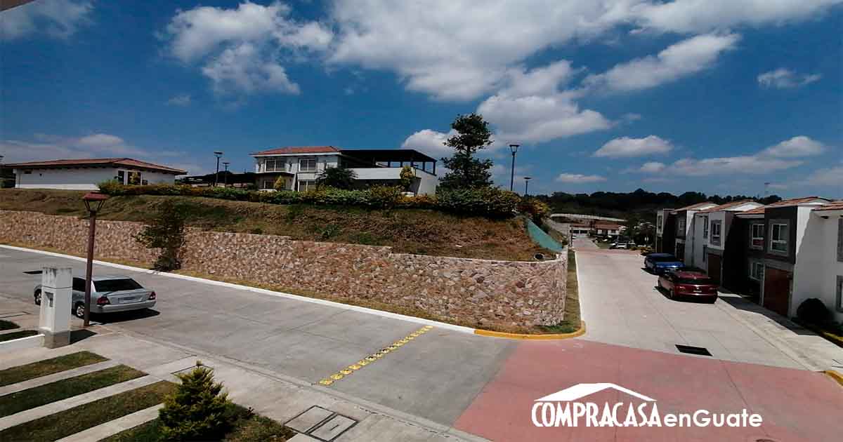Venta de Casa o Casas, Terrenos, Propiedades, Apartamentos, Inmuebles en Guatemala, zona 11, zona 7, zona 2, zona 18, zona 16, Mixco, Carretera Al Salvador, Fraijanes, Santa Catarina Pinula, Antigua Guatemala, Villa Nueva, Villa Canales, San Miguel Petapa - Venta o Alquiler de Casas En Guatemala
