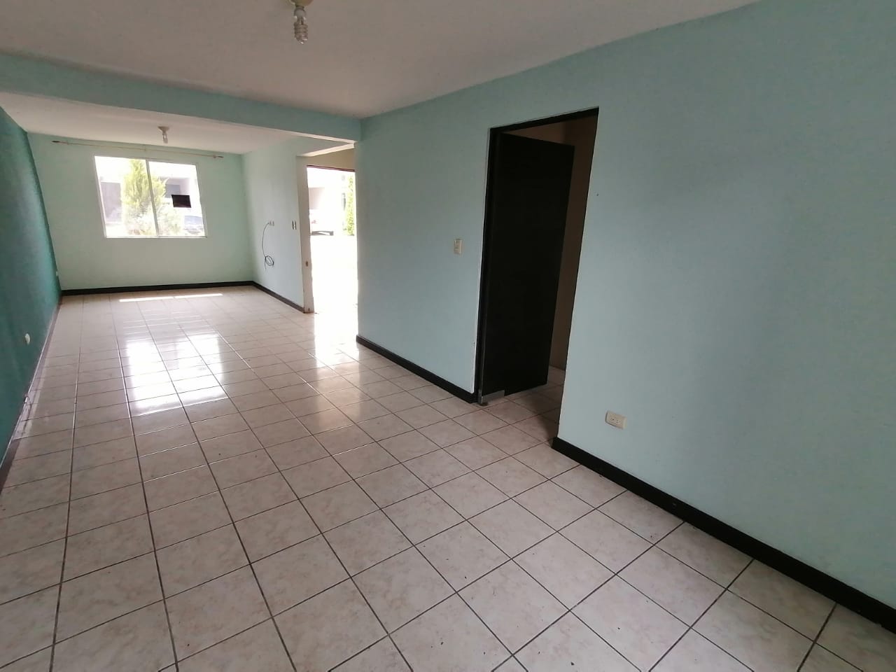 Venta de Casa o Casas, Terrenos, Propiedades, Apartamentos, Inmuebles en Guatemala, zona 11, zona 7, zona 2, zona 18, zona 16, Mixco, Carretera Al Salvador, Fraijanes, Santa Catarina Pinula, Antigua Guatemala, Villa Nueva, Villa Canales, San Miguel Petapa - Venta o Alquiler de Casas En Guatemala