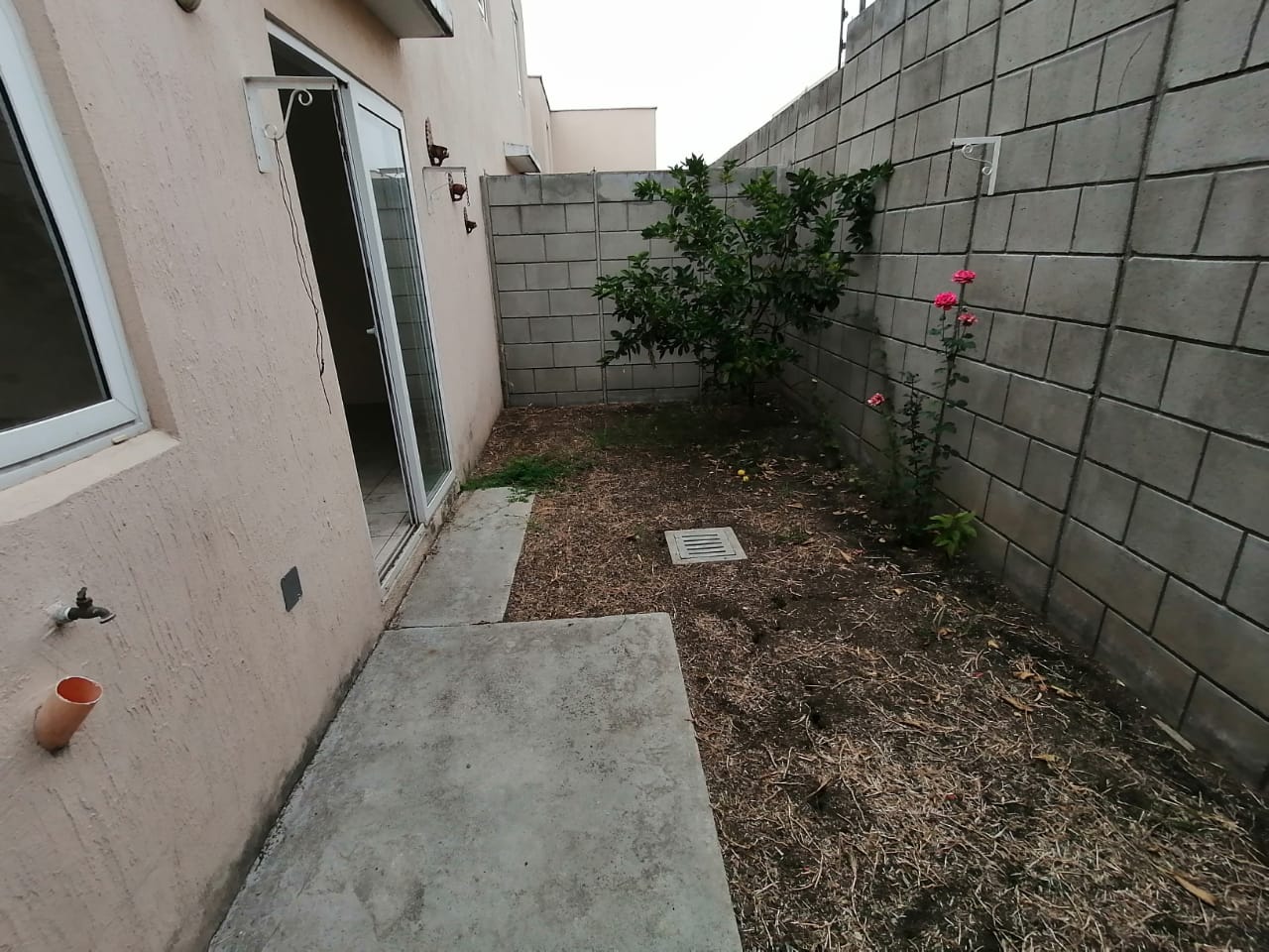 Venta de Casa o Casas, Terrenos, Propiedades, Apartamentos, Inmuebles en Guatemala, zona 11, zona 7, zona 2, zona 18, zona 16, Mixco, Carretera Al Salvador, Fraijanes, Santa Catarina Pinula, Antigua Guatemala, Villa Nueva, Villa Canales, San Miguel Petapa - Venta o Alquiler de Casas En Guatemala