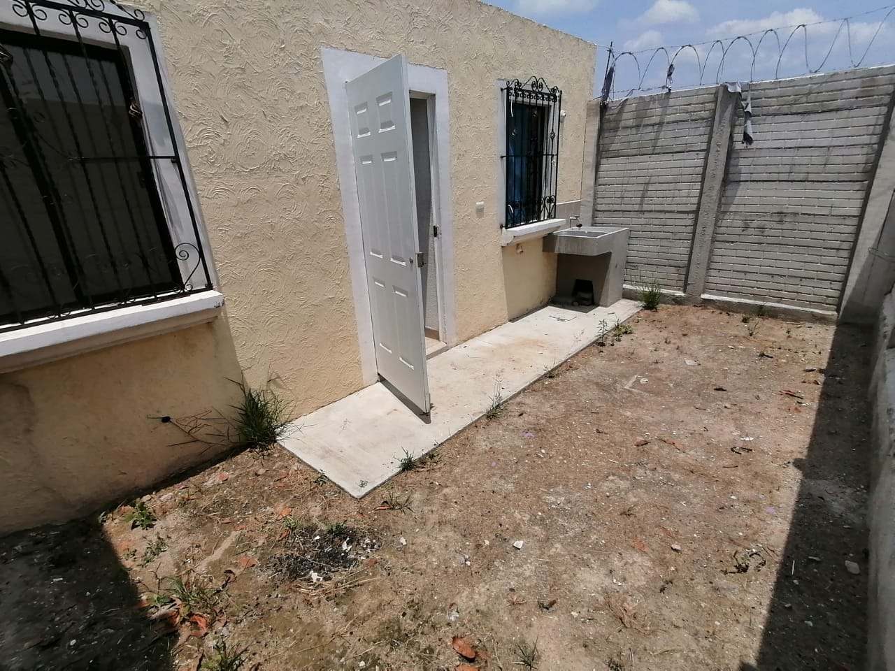 Venta de Casa o Casas, Terrenos, Propiedades, Apartamentos, Inmuebles en Guatemala, zona 11, zona 7, zona 2, zona 18, zona 16, Mixco, Carretera Al Salvador, Fraijanes, Santa Catarina Pinula, Antigua Guatemala, Villa Nueva, Villa Canales, San Miguel Petapa - Venta o Alquiler de Casas En Guatemala