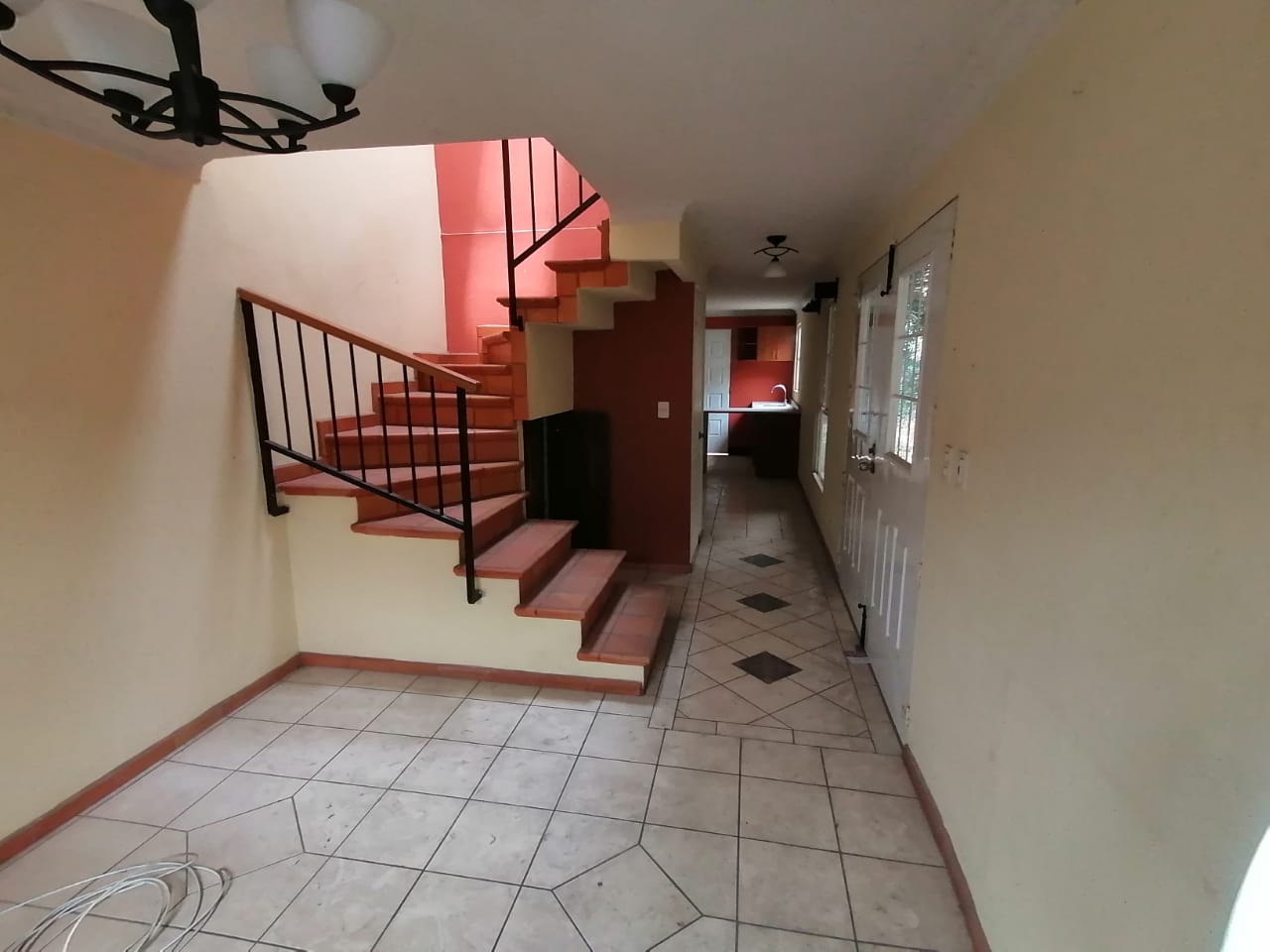 Venta de Casa o Casas, Terrenos, Propiedades, Apartamentos, Inmuebles en Guatemala, zona 11, zona 7, zona 2, zona 18, zona 16, Mixco, Carretera Al Salvador, Fraijanes, Santa Catarina Pinula, Antigua Guatemala, Villa Nueva, Villa Canales, San Miguel Petapa - Venta o Alquiler de Casas En Guatemala