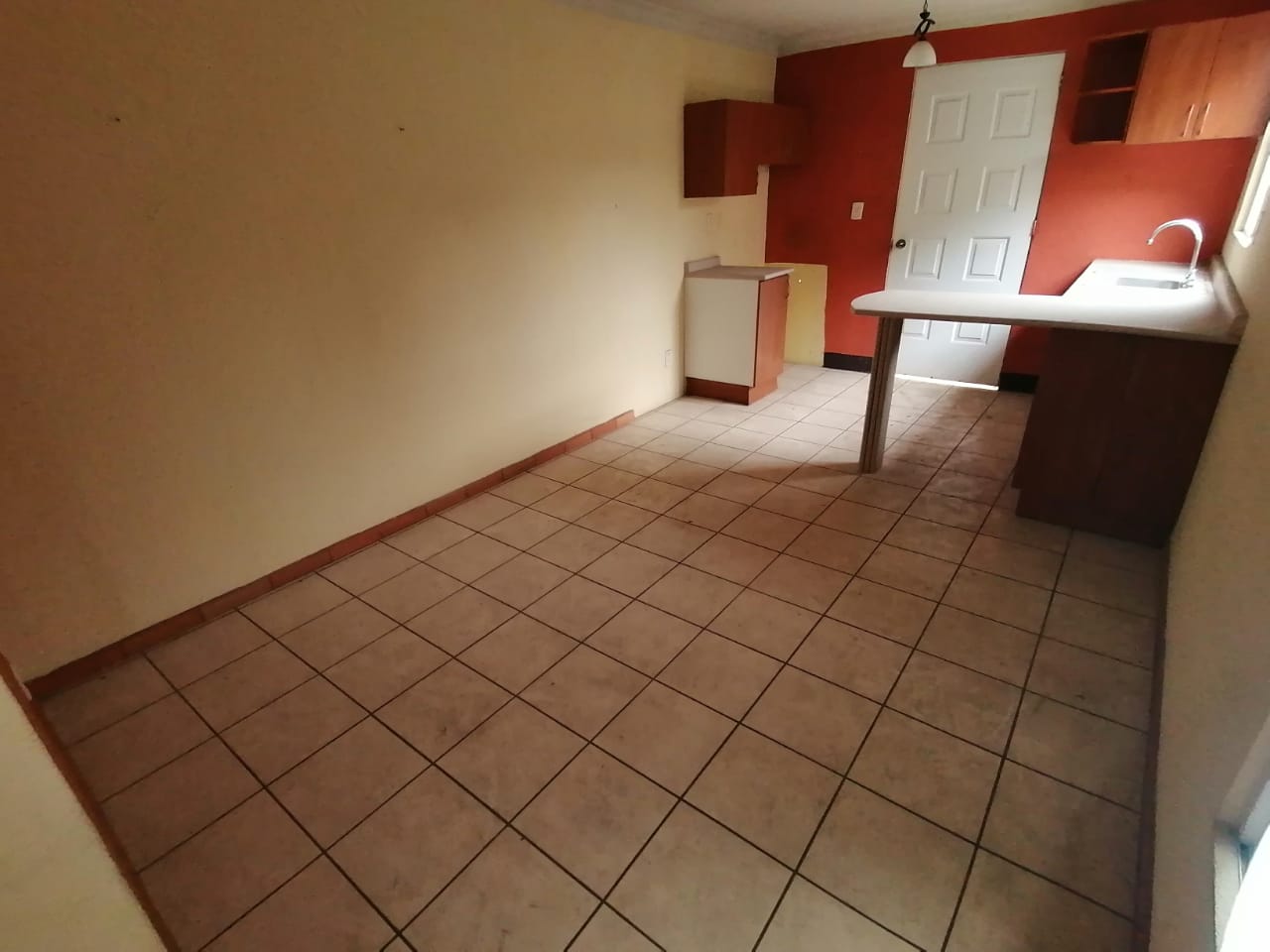 Venta de Casa o Casas, Terrenos, Propiedades, Apartamentos, Inmuebles en Guatemala, zona 11, zona 7, zona 2, zona 18, zona 16, Mixco, Carretera Al Salvador, Fraijanes, Santa Catarina Pinula, Antigua Guatemala, Villa Nueva, Villa Canales, San Miguel Petapa - Venta o Alquiler de Casas En Guatemala