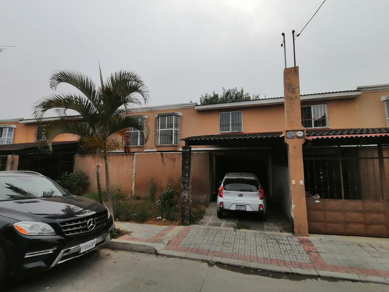 Venta de Casa o Casas, Terrenos, Propiedades, Apartamentos, Inmuebles en Guatemala, zona 11, zona 7, zona 2, zona 18, zona 16, Mixco, Carretera Al Salvador, Fraijanes, Santa Catarina Pinula, Antigua Guatemala, Villa Nueva, Villa Canales, San Miguel Petapa - Venta o Alquiler de Casas En Guatemala