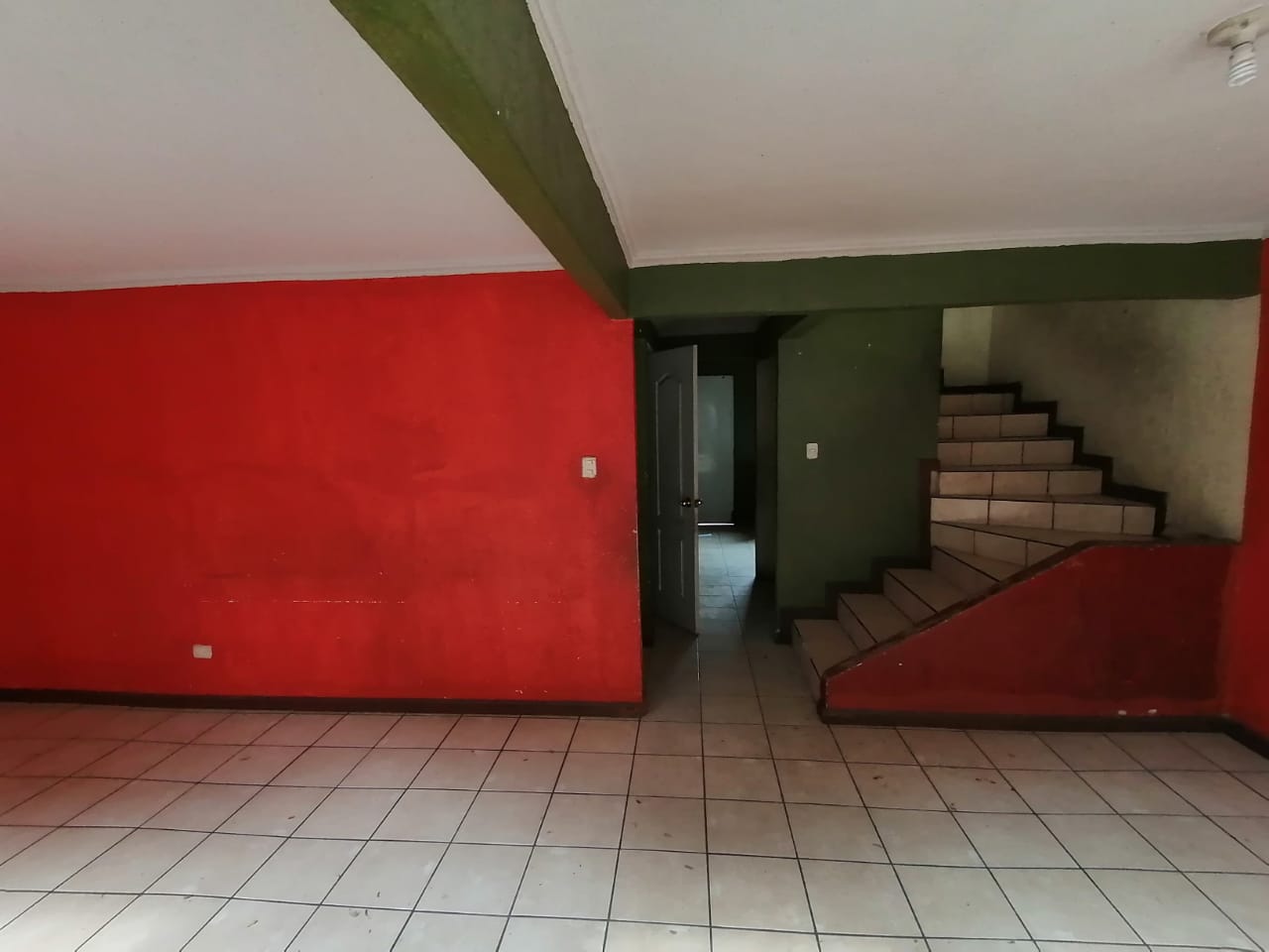 Venta de Casa o Casas, Terrenos, Propiedades, Apartamentos, Inmuebles en Guatemala, zona 11, zona 7, zona 2, zona 18, zona 16, Mixco, Carretera Al Salvador, Fraijanes, Santa Catarina Pinula, Antigua Guatemala, Villa Nueva, Villa Canales, San Miguel Petapa - Venta o Alquiler de Casas En Guatemala