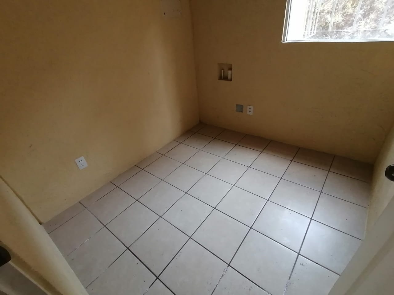 Venta de Casa o Casas, Terrenos, Propiedades, Apartamentos, Inmuebles en Guatemala, zona 11, zona 7, zona 2, zona 18, zona 16, Mixco, Carretera Al Salvador, Fraijanes, Santa Catarina Pinula, Antigua Guatemala, Villa Nueva, Villa Canales, San Miguel Petapa - Venta o Alquiler de Casas En Guatemala