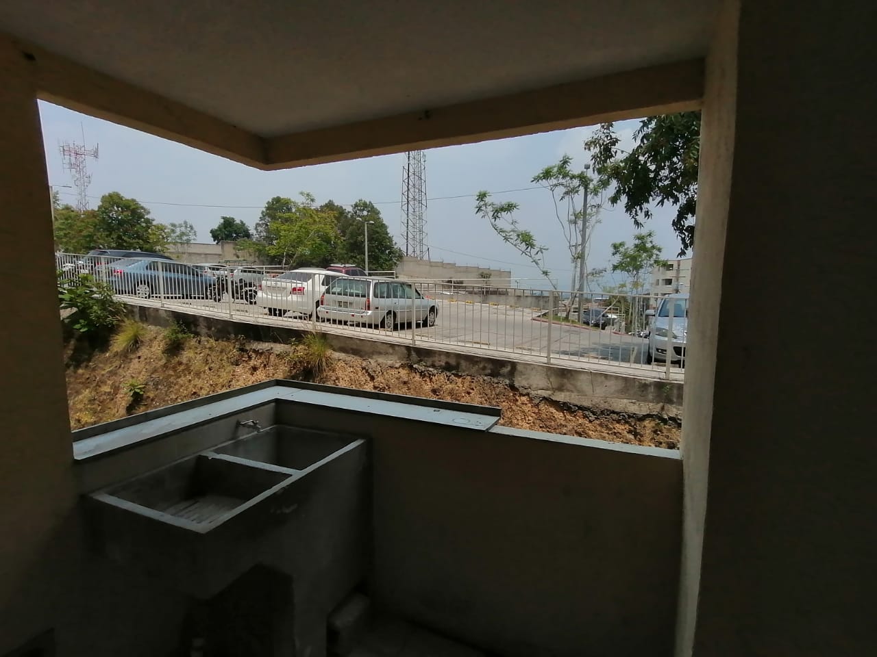 Venta de Casa o Casas, Terrenos, Propiedades, Apartamentos, Inmuebles en Guatemala, zona 11, zona 7, zona 2, zona 18, zona 16, Mixco, Carretera Al Salvador, Fraijanes, Santa Catarina Pinula, Antigua Guatemala, Villa Nueva, Villa Canales, San Miguel Petapa - Venta o Alquiler de Casas En Guatemala