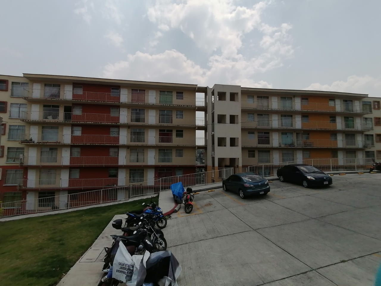 Venta de Casa o Casas, Terrenos, Propiedades, Apartamentos, Inmuebles en Guatemala, zona 11, zona 7, zona 2, zona 18, zona 16, Mixco, Carretera Al Salvador, Fraijanes, Santa Catarina Pinula, Antigua Guatemala, Villa Nueva, Villa Canales, San Miguel Petapa - Venta o Alquiler de Casas En Guatemala