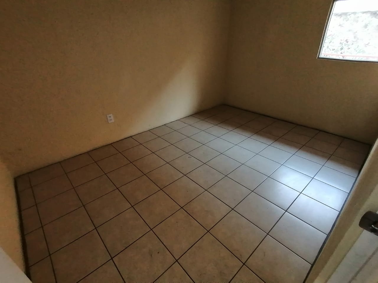 Venta de Casa o Casas, Terrenos, Propiedades, Apartamentos, Inmuebles en Guatemala, zona 11, zona 7, zona 2, zona 18, zona 16, Mixco, Carretera Al Salvador, Fraijanes, Santa Catarina Pinula, Antigua Guatemala, Villa Nueva, Villa Canales, San Miguel Petapa - Venta o Alquiler de Casas En Guatemala
