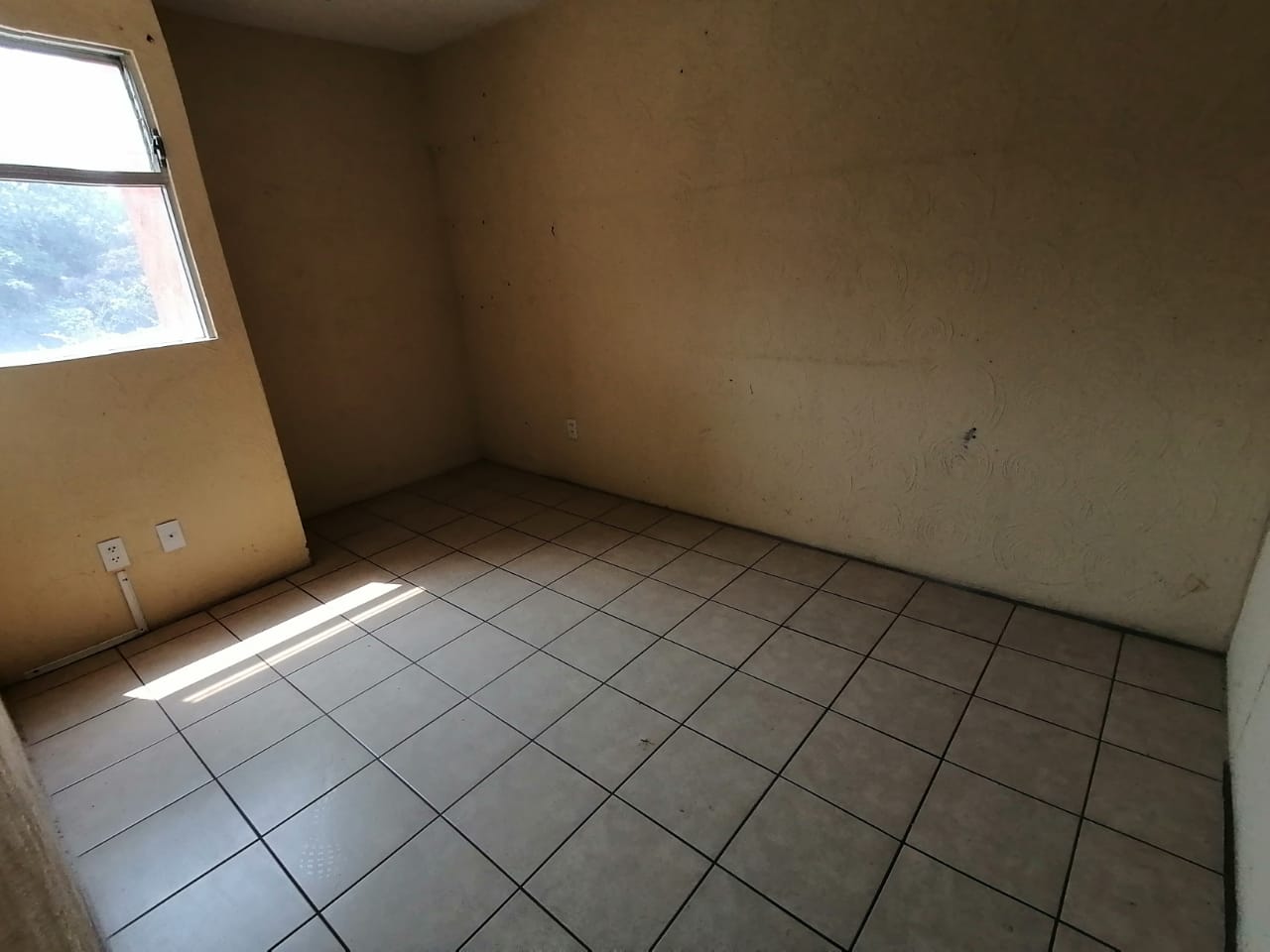Venta de Casa o Casas, Terrenos, Propiedades, Apartamentos, Inmuebles en Guatemala, zona 11, zona 7, zona 2, zona 18, zona 16, Mixco, Carretera Al Salvador, Fraijanes, Santa Catarina Pinula, Antigua Guatemala, Villa Nueva, Villa Canales, San Miguel Petapa - Venta o Alquiler de Casas En Guatemala