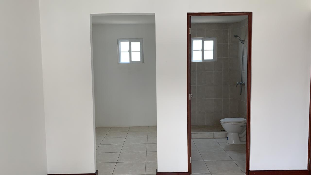 Venta de Casa o Casas, Terrenos, Propiedades, Apartamentos, Inmuebles en Guatemala, zona 11, zona 7, zona 2, zona 18, zona 16, Mixco, Carretera Al Salvador, Fraijanes, Santa Catarina Pinula, Antigua Guatemala, Villa Nueva, Villa Canales, San Miguel Petapa - Venta o Alquiler de Casas En Guatemala