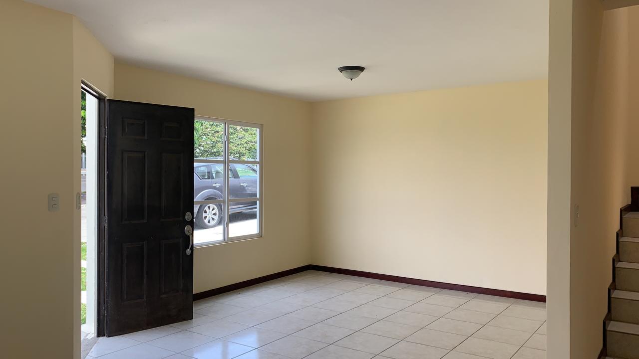 Venta de Casa o Casas, Terrenos, Propiedades, Apartamentos, Inmuebles en Guatemala, zona 11, zona 7, zona 2, zona 18, zona 16, Mixco, Carretera Al Salvador, Fraijanes, Santa Catarina Pinula, Antigua Guatemala, Villa Nueva, Villa Canales, San Miguel Petapa - Venta o Alquiler de Casas En Guatemala