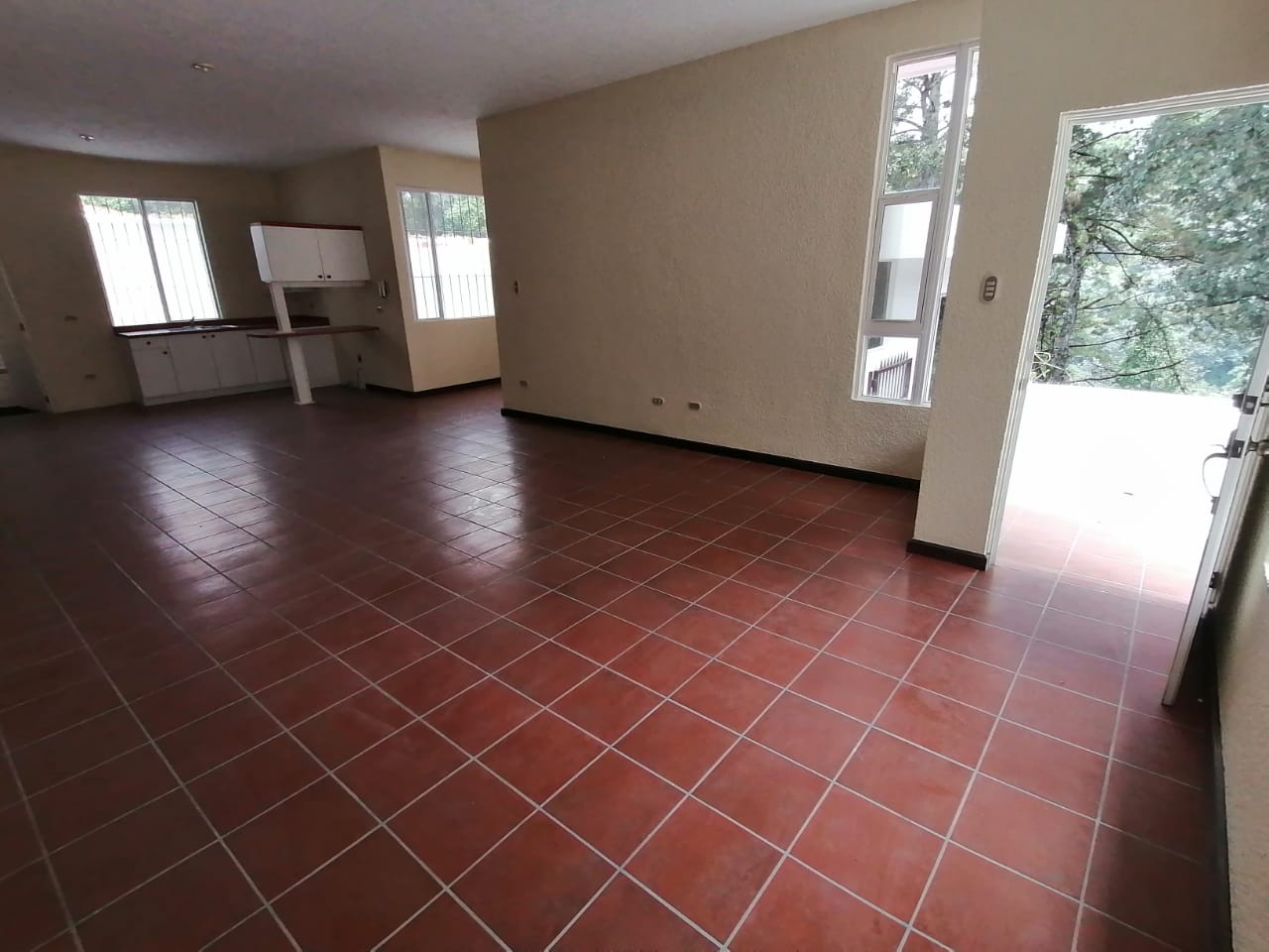 Venta de Casa o Casas, Terrenos, Propiedades, Apartamentos, Inmuebles en Guatemala, zona 11, zona 7, zona 2, zona 18, zona 16, Mixco, Carretera Al Salvador, Fraijanes, Santa Catarina Pinula, Antigua Guatemala, Villa Nueva, Villa Canales, San Miguel Petapa - Venta o Alquiler de Casas En Guatemala