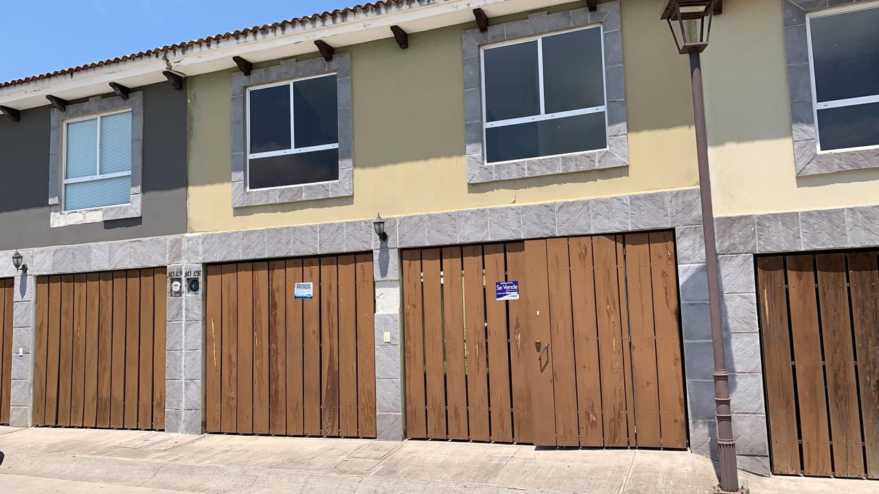 Venta de Casa o Casas, Terrenos, Propiedades, Apartamentos, Inmuebles en Guatemala, zona 11, zona 7, zona 2, zona 18, zona 16, Mixco, Carretera Al Salvador, Fraijanes, Santa Catarina Pinula, Antigua Guatemala, Villa Nueva, Villa Canales, San Miguel Petapa - Venta o Alquiler de Casas En Guatemala