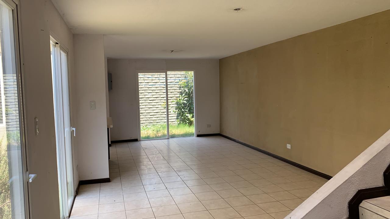 Venta de Casa o Casas, Terrenos, Propiedades, Apartamentos, Inmuebles en Guatemala, zona 11, zona 7, zona 2, zona 18, zona 16, Mixco, Carretera Al Salvador, Fraijanes, Santa Catarina Pinula, Antigua Guatemala, Villa Nueva, Villa Canales, San Miguel Petapa - Venta o Alquiler de Casas En Guatemala