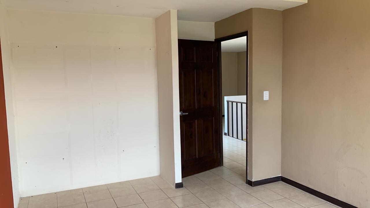 Venta de Casa o Casas, Terrenos, Propiedades, Apartamentos, Inmuebles en Guatemala, zona 11, zona 7, zona 2, zona 18, zona 16, Mixco, Carretera Al Salvador, Fraijanes, Santa Catarina Pinula, Antigua Guatemala, Villa Nueva, Villa Canales, San Miguel Petapa - Venta o Alquiler de Casas En Guatemala