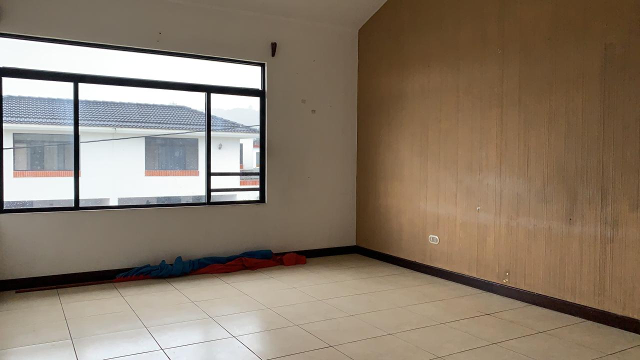 Venta de Casa o Casas, Terrenos, Propiedades, Apartamentos, Inmuebles en Guatemala, zona 11, zona 7, zona 2, zona 18, zona 16, Mixco, Carretera Al Salvador, Fraijanes, Santa Catarina Pinula, Antigua Guatemala, Villa Nueva, Villa Canales, San Miguel Petapa - Venta o Alquiler de Casas En Guatemala