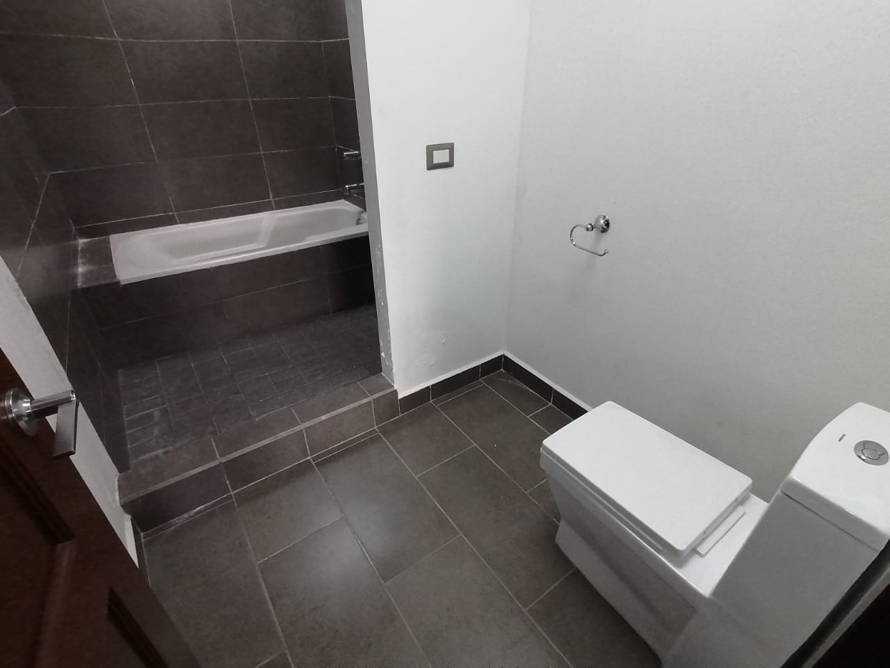 Venta de Casa o Casas, Terrenos, Propiedades, Apartamentos, Inmuebles en Guatemala, zona 11, zona 7, zona 2, zona 18, zona 16, Mixco, Carretera Al Salvador, Fraijanes, Santa Catarina Pinula, Antigua Guatemala, Villa Nueva, Villa Canales, San Miguel Petapa - Venta o Alquiler de Casas En Guatemala