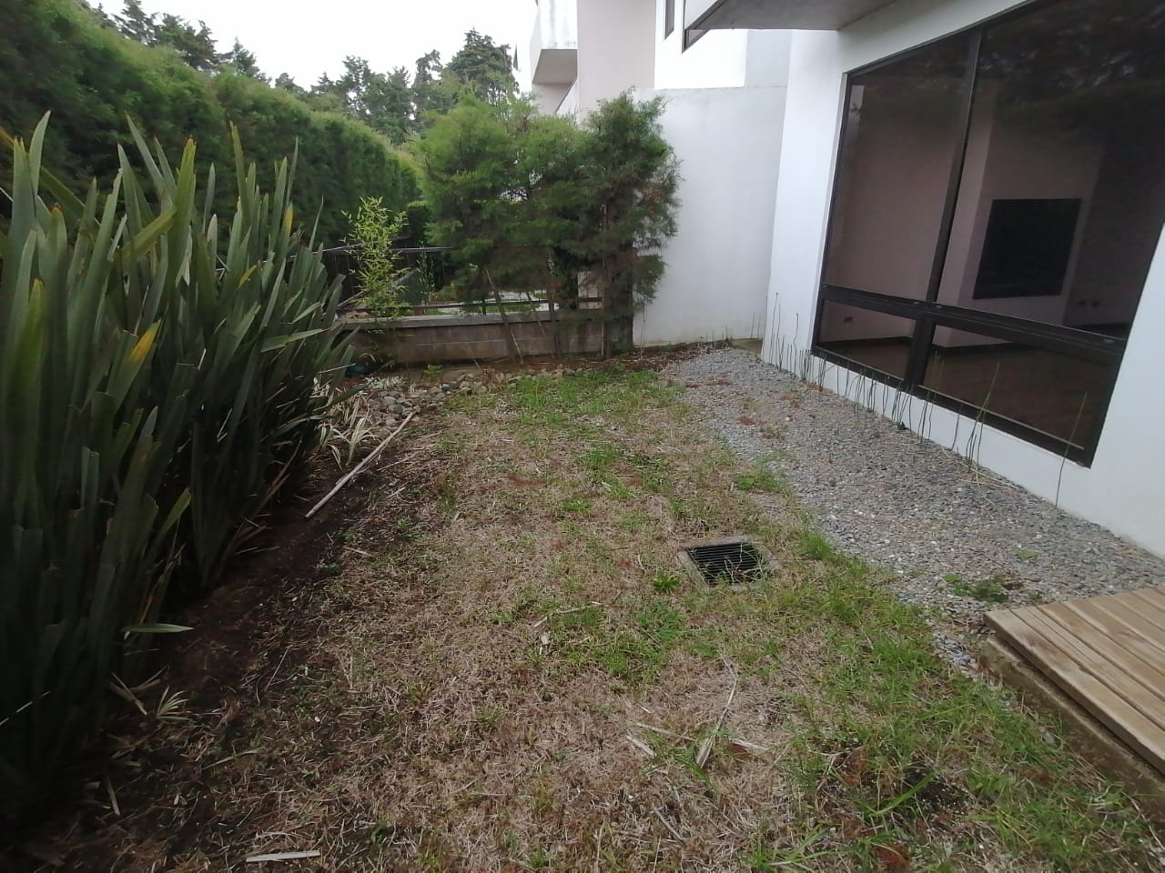 Venta de Casa o Casas, Terrenos, Propiedades, Apartamentos, Inmuebles en Guatemala, zona 11, zona 7, zona 2, zona 18, zona 16, Mixco, Carretera Al Salvador, Fraijanes, Santa Catarina Pinula, Antigua Guatemala, Villa Nueva, Villa Canales, San Miguel Petapa - Venta o Alquiler de Casas En Guatemala