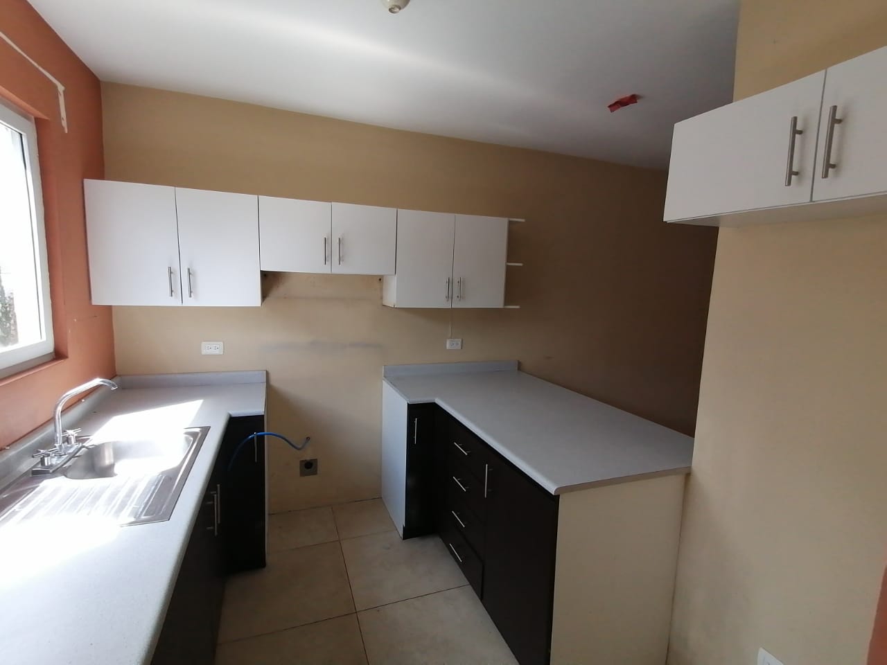 Venta de Casa o Casas, Terrenos, Propiedades, Apartamentos, Inmuebles en Guatemala, zona 11, zona 7, zona 2, zona 18, zona 16, Mixco, Carretera Al Salvador, Fraijanes, Santa Catarina Pinula, Antigua Guatemala, Villa Nueva, Villa Canales, San Miguel Petapa - Venta o Alquiler de Casas En Guatemala