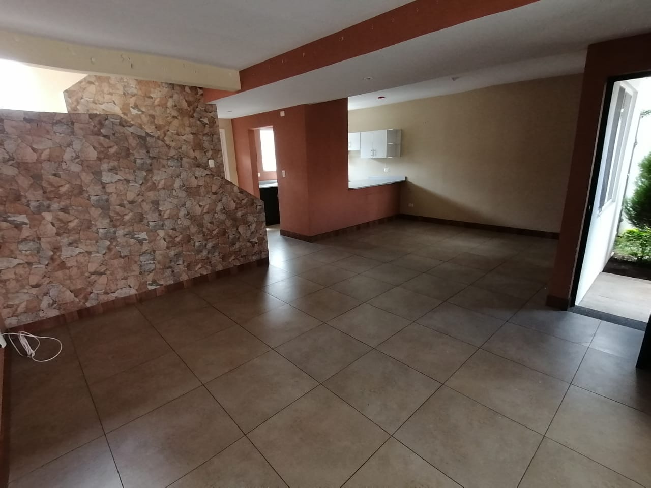 Venta de Casa o Casas, Terrenos, Propiedades, Apartamentos, Inmuebles en Guatemala, zona 11, zona 7, zona 2, zona 18, zona 16, Mixco, Carretera Al Salvador, Fraijanes, Santa Catarina Pinula, Antigua Guatemala, Villa Nueva, Villa Canales, San Miguel Petapa - Venta o Alquiler de Casas En Guatemala