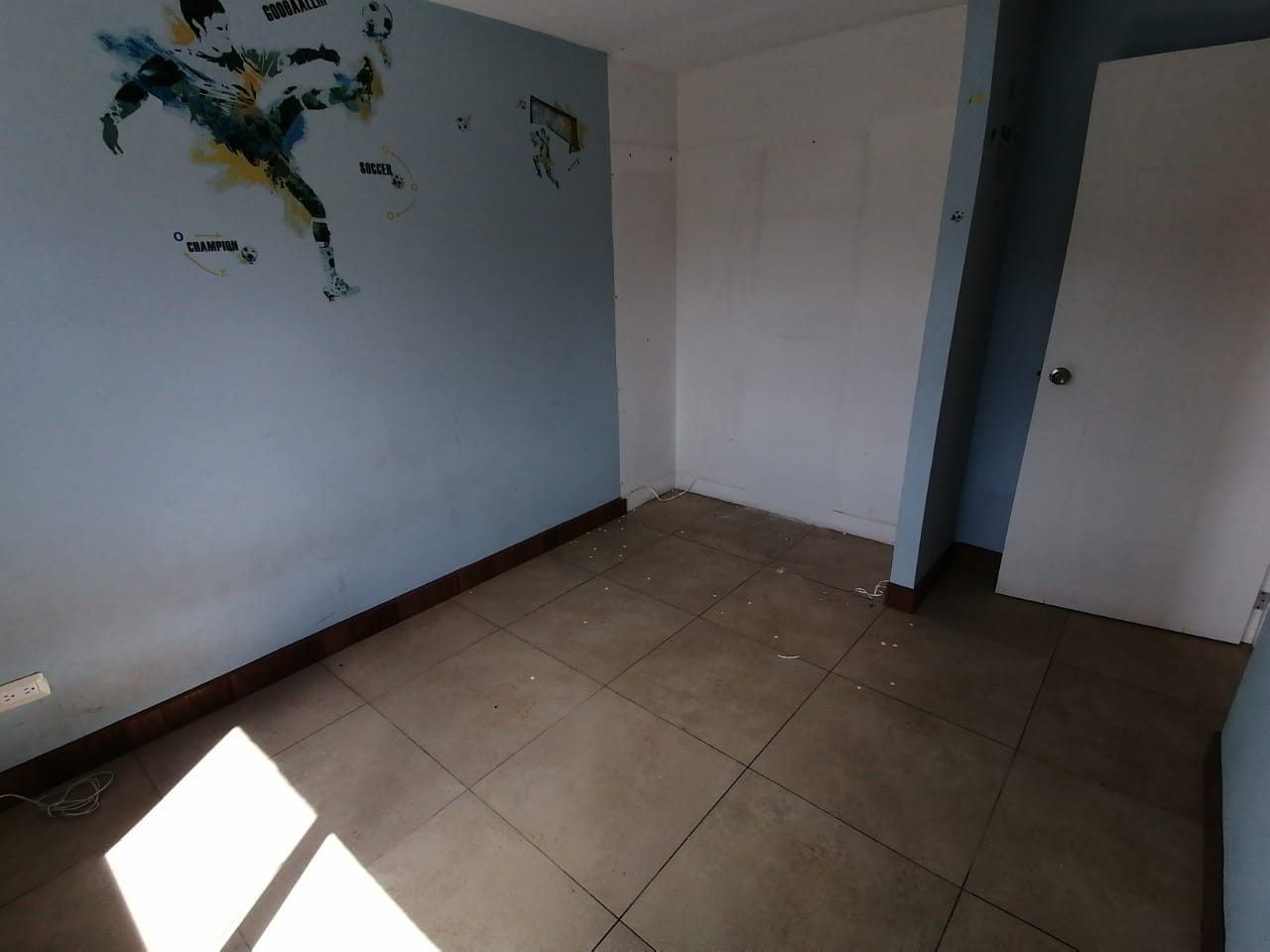 Venta de Casa o Casas, Terrenos, Propiedades, Apartamentos, Inmuebles en Guatemala, zona 11, zona 7, zona 2, zona 18, zona 16, Mixco, Carretera Al Salvador, Fraijanes, Santa Catarina Pinula, Antigua Guatemala, Villa Nueva, Villa Canales, San Miguel Petapa - Venta o Alquiler de Casas En Guatemala