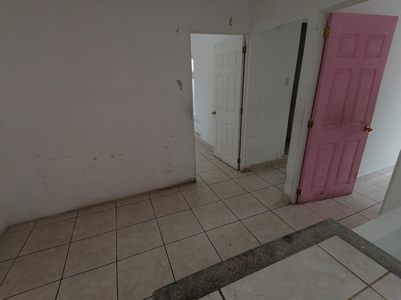 Venta de Casa o Casas, Terrenos, Propiedades, Apartamentos, Inmuebles en Guatemala, zona 11, zona 7, zona 2, zona 18, zona 16, Mixco, Carretera Al Salvador, Fraijanes, Santa Catarina Pinula, Antigua Guatemala, Villa Nueva, Villa Canales, San Miguel Petapa - Venta o Alquiler de Casas En Guatemala