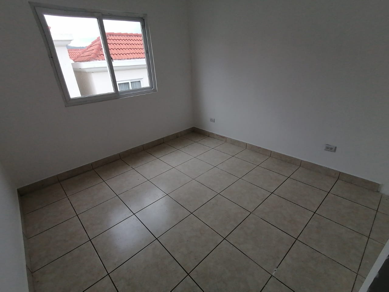 Venta de Casa o Casas, Terrenos, Propiedades, Apartamentos, Inmuebles en Guatemala, zona 11, zona 7, zona 2, zona 18, zona 16, Mixco, Carretera Al Salvador, Fraijanes, Santa Catarina Pinula, Antigua Guatemala, Villa Nueva, Villa Canales, San Miguel Petapa - Venta o Alquiler de Casas En Guatemala