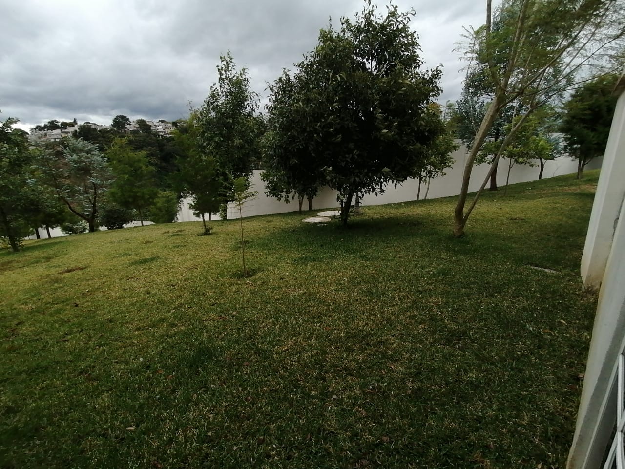 Venta de Casa o Casas, Terrenos, Propiedades, Apartamentos, Inmuebles en Guatemala, zona 11, zona 7, zona 2, zona 18, zona 16, Mixco, Carretera Al Salvador, Fraijanes, Santa Catarina Pinula, Antigua Guatemala, Villa Nueva, Villa Canales, San Miguel Petapa - Venta o Alquiler de Casas En Guatemala