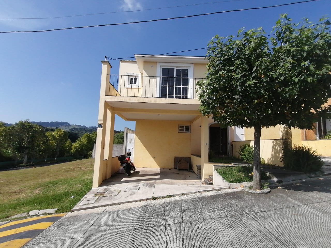 Venta de Casa o Casas, Terrenos, Propiedades, Apartamentos, Inmuebles en Guatemala, zona 11, zona 7, zona 2, zona 18, zona 16, Mixco, Carretera Al Salvador, Fraijanes, Santa Catarina Pinula, Antigua Guatemala, Villa Nueva, Villa Canales, San Miguel Petapa - Venta o Alquiler de Casas En Guatemala