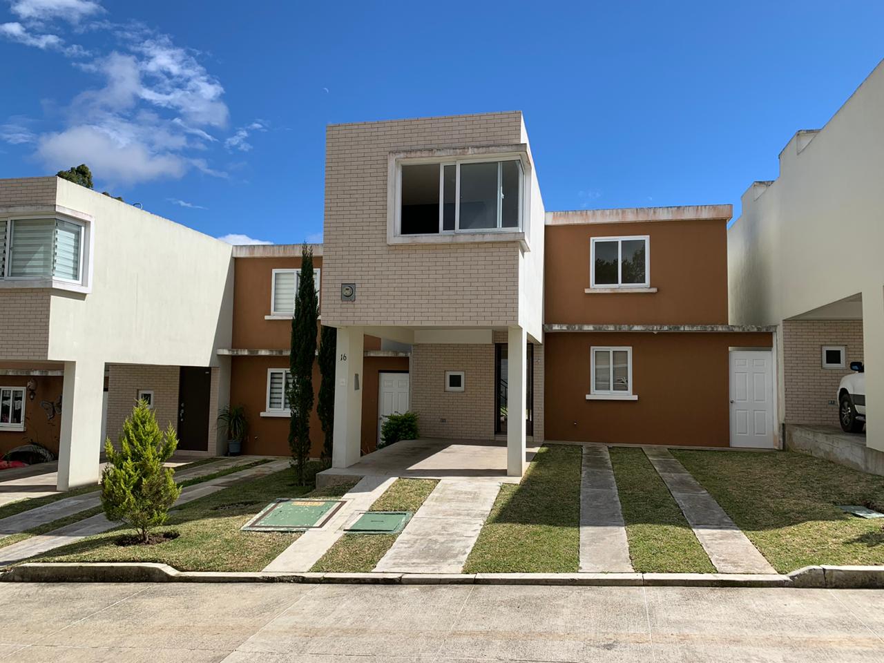 Venta de Casa o Casas, Terrenos, Propiedades, Apartamentos, Inmuebles en Guatemala, zona 11, zona 7, zona 2, zona 18, zona 16, Mixco, Carretera Al Salvador, Fraijanes, Santa Catarina Pinula, Antigua Guatemala, Villa Nueva, Villa Canales, San Miguel Petapa - Venta o Alquiler de Casas En Guatemala