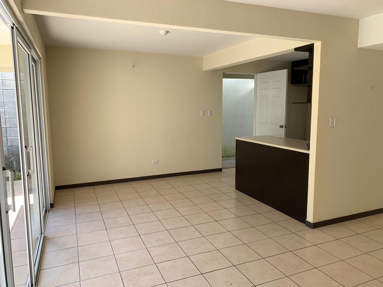 Venta de Casa o Casas, Terrenos, Propiedades, Apartamentos, Inmuebles en Guatemala, zona 11, zona 7, zona 2, zona 18, zona 16, Mixco, Carretera Al Salvador, Fraijanes, Santa Catarina Pinula, Antigua Guatemala, Villa Nueva, Villa Canales, San Miguel Petapa - Venta o Alquiler de Casas En Guatemala