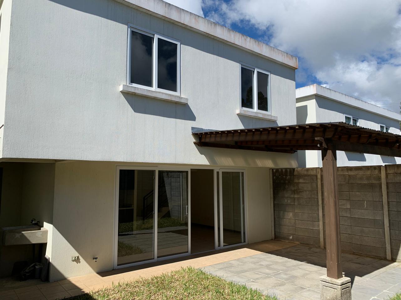 Venta de Casa o Casas, Terrenos, Propiedades, Apartamentos, Inmuebles en Guatemala, zona 11, zona 7, zona 2, zona 18, zona 16, Mixco, Carretera Al Salvador, Fraijanes, Santa Catarina Pinula, Antigua Guatemala, Villa Nueva, Villa Canales, San Miguel Petapa - Venta o Alquiler de Casas En Guatemala