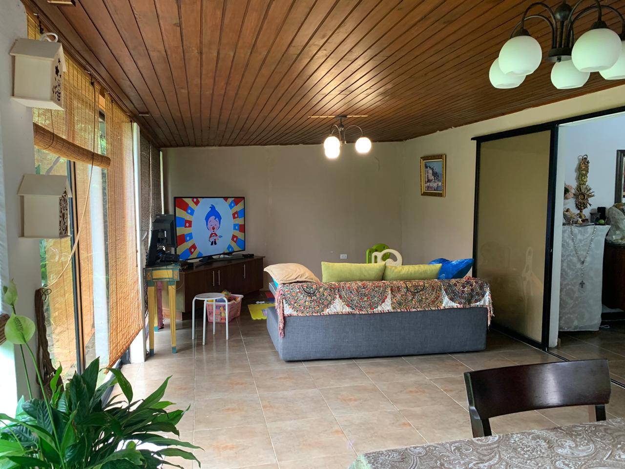 Venta de Casa o Casas, Terrenos, Propiedades, Apartamentos, Inmuebles en Guatemala, zona 11, zona 7, zona 2, zona 18, zona 16, Mixco, Carretera Al Salvador, Fraijanes, Santa Catarina Pinula, Antigua Guatemala, Villa Nueva, Villa Canales, San Miguel Petapa - Venta o Alquiler de Casas En Guatemala