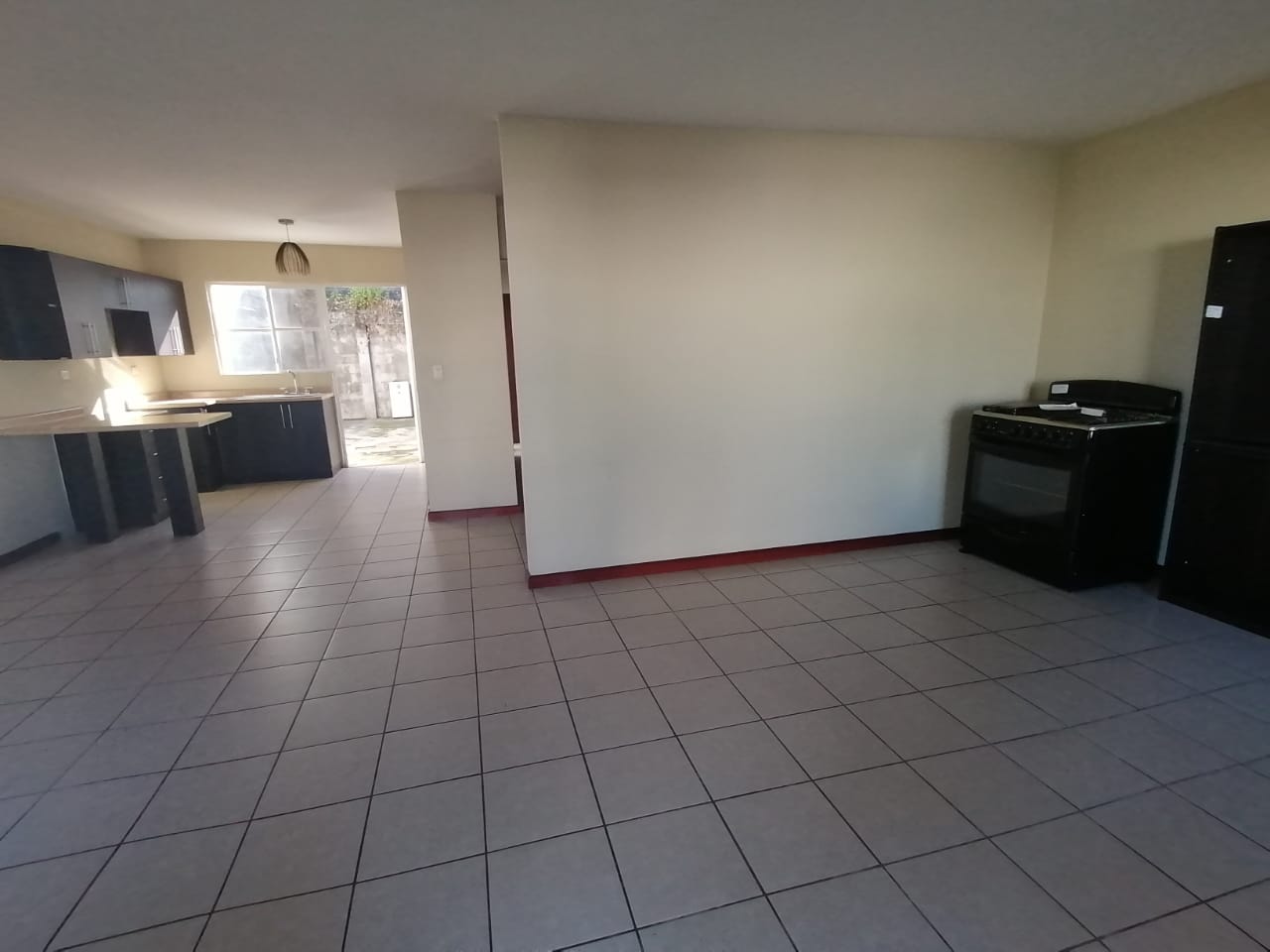 Venta de Casa o Casas, Terrenos, Propiedades, Apartamentos, Inmuebles en Guatemala, zona 11, zona 7, zona 2, zona 18, zona 16, Mixco, Carretera Al Salvador, Fraijanes, Santa Catarina Pinula, Antigua Guatemala, Villa Nueva, Villa Canales, San Miguel Petapa - Venta o Alquiler de Casas En Guatemala