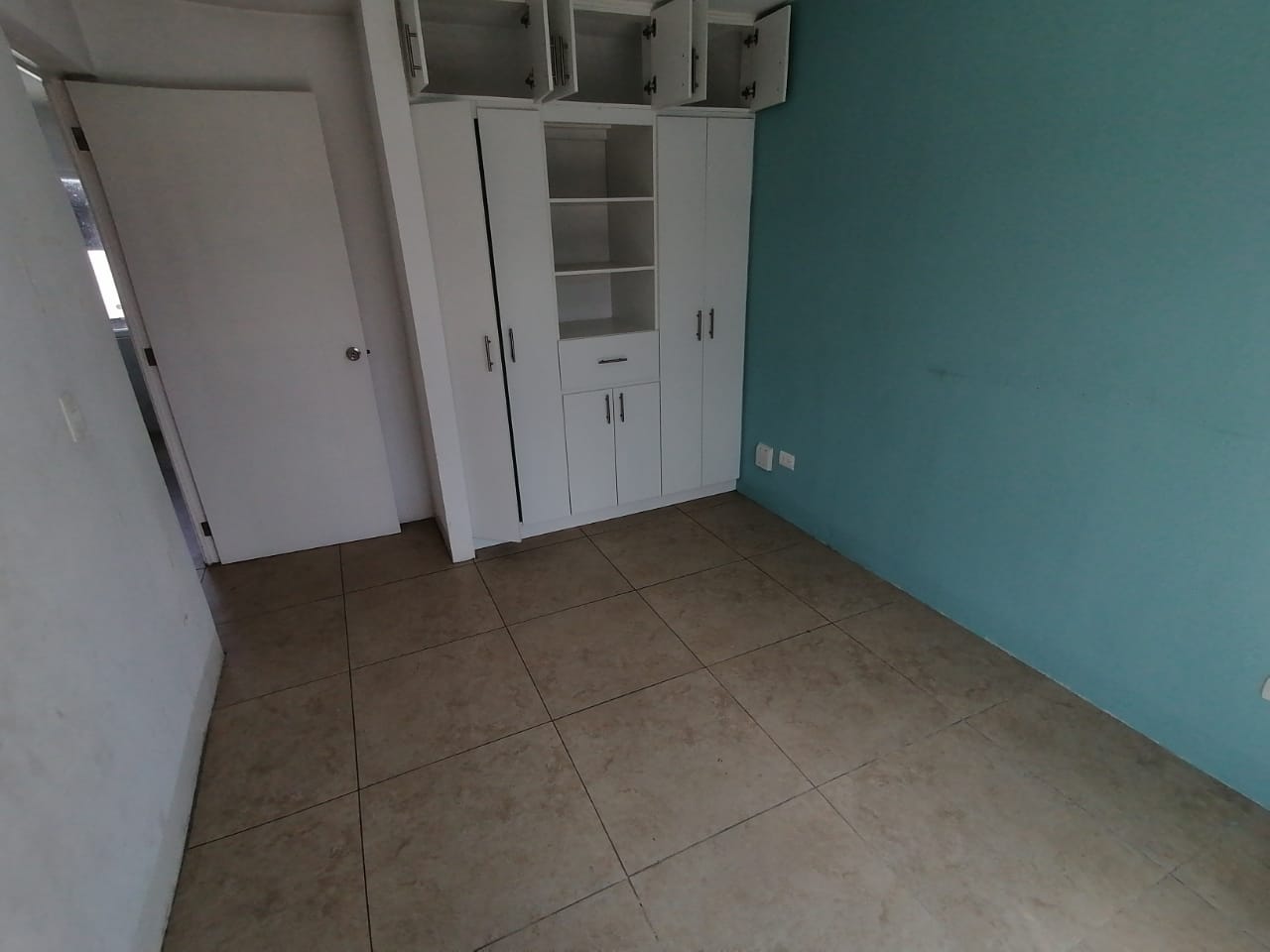 Venta de Casa o Casas, Terrenos, Propiedades, Apartamentos, Inmuebles en Guatemala, zona 11, zona 7, zona 2, zona 18, zona 16, Mixco, Carretera Al Salvador, Fraijanes, Santa Catarina Pinula, Antigua Guatemala, Villa Nueva, Villa Canales, San Miguel Petapa - Venta o Alquiler de Casas En Guatemala