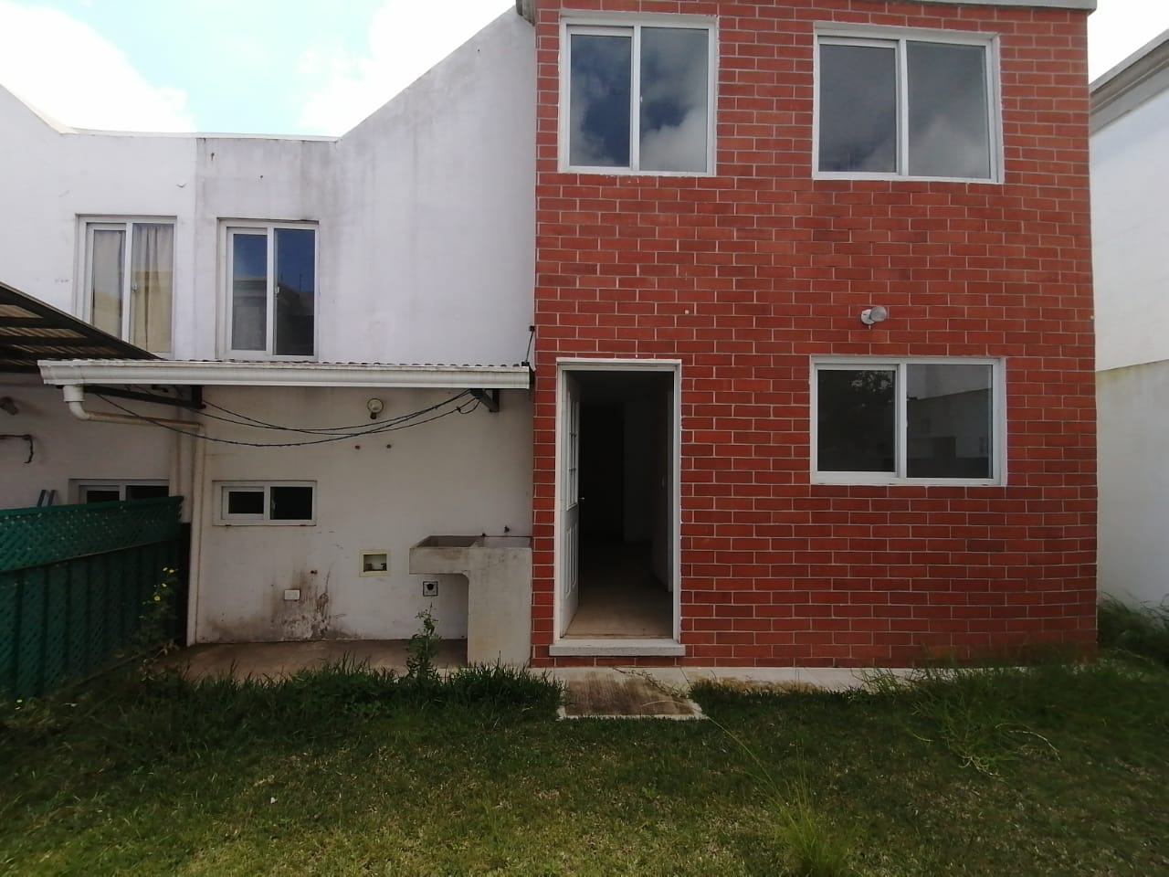 Venta de Casa o Casas, Terrenos, Propiedades, Apartamentos, Inmuebles en Guatemala, zona 11, zona 7, zona 2, zona 18, zona 16, Mixco, Carretera Al Salvador, Fraijanes, Santa Catarina Pinula, Antigua Guatemala, Villa Nueva, Villa Canales, San Miguel Petapa - Venta o Alquiler de Casas En Guatemala