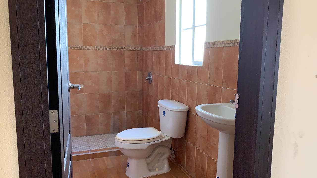 Venta de Casa o Casas, Terrenos, Propiedades, Apartamentos, Inmuebles en Guatemala, zona 11, zona 7, zona 2, zona 18, zona 16, Mixco, Carretera Al Salvador, Fraijanes, Santa Catarina Pinula, Antigua Guatemala, Villa Nueva, Villa Canales, San Miguel Petapa - Venta o Alquiler de Casas En Guatemala