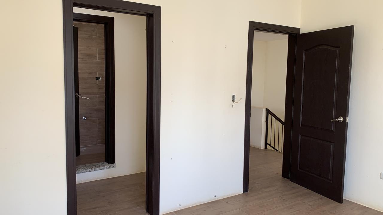 Venta de Casa o Casas, Terrenos, Propiedades, Apartamentos, Inmuebles en Guatemala, zona 11, zona 7, zona 2, zona 18, zona 16, Mixco, Carretera Al Salvador, Fraijanes, Santa Catarina Pinula, Antigua Guatemala, Villa Nueva, Villa Canales, San Miguel Petapa - Venta o Alquiler de Casas En Guatemala