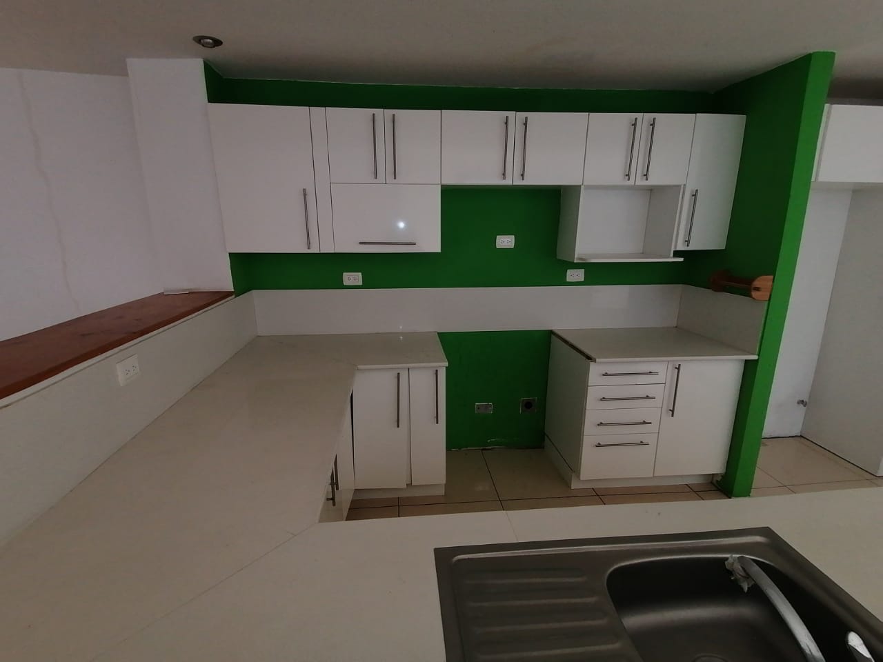 Venta de Casa o Casas, Terrenos, Propiedades, Apartamentos, Inmuebles en Guatemala, zona 11, zona 7, zona 2, zona 18, zona 16, Mixco, Carretera Al Salvador, Fraijanes, Santa Catarina Pinula, Antigua Guatemala, Villa Nueva, Villa Canales, San Miguel Petapa - Venta o Alquiler de Casas En Guatemala