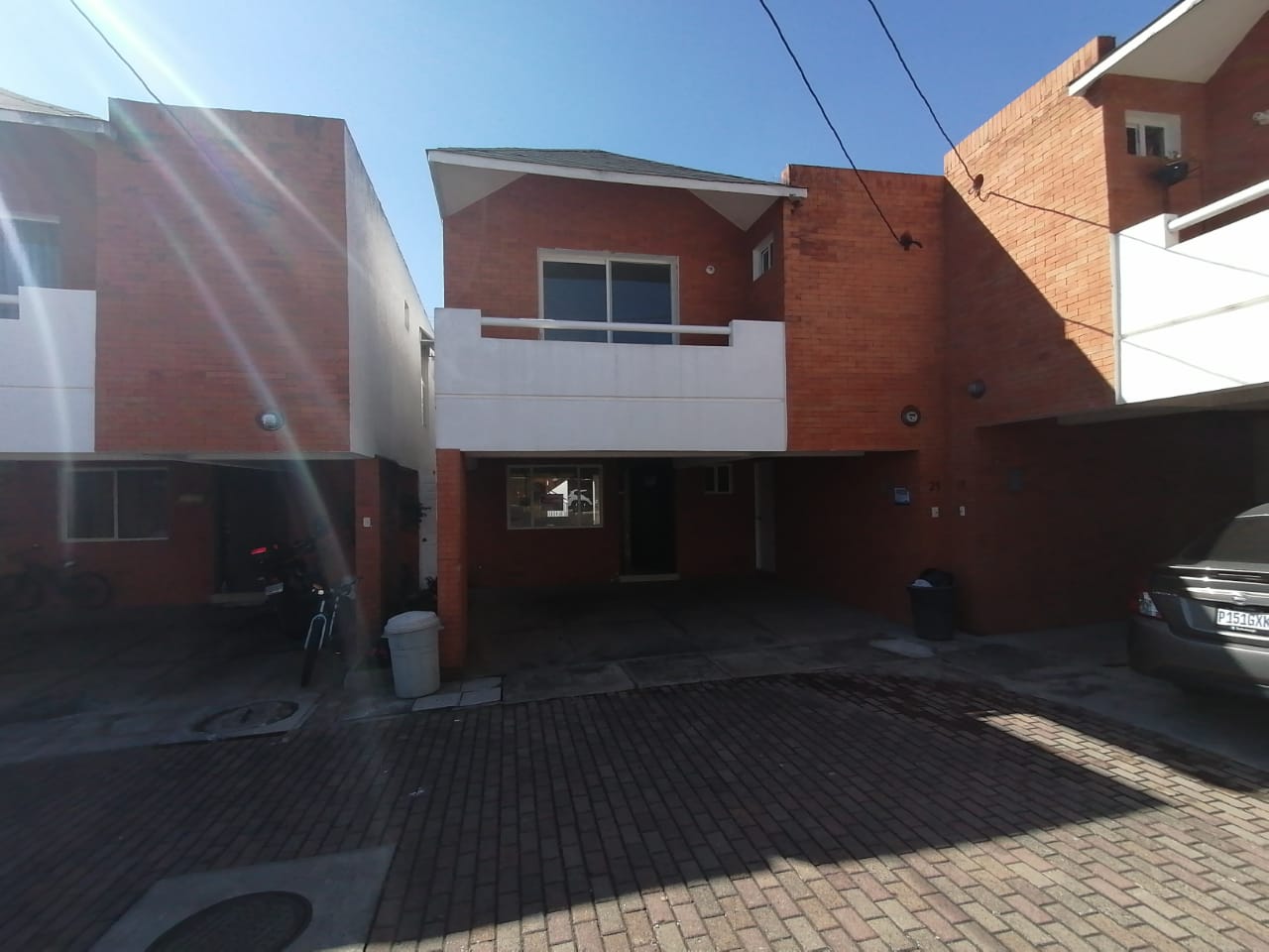 Venta de Casa o Casas, Terrenos, Propiedades, Apartamentos, Inmuebles en Guatemala, zona 11, zona 7, zona 2, zona 18, zona 16, Mixco, Carretera Al Salvador, Fraijanes, Santa Catarina Pinula, Antigua Guatemala, Villa Nueva, Villa Canales, San Miguel Petapa - Venta o Alquiler de Casas En Guatemala