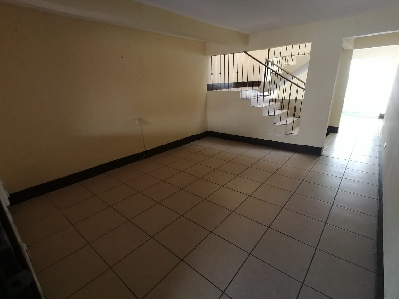 Venta de Casa o Casas, Terrenos, Propiedades, Apartamentos, Inmuebles en Guatemala, zona 11, zona 7, zona 2, zona 18, zona 16, Mixco, Carretera Al Salvador, Fraijanes, Santa Catarina Pinula, Antigua Guatemala, Villa Nueva, Villa Canales, San Miguel Petapa - Venta o Alquiler de Casas En Guatemala