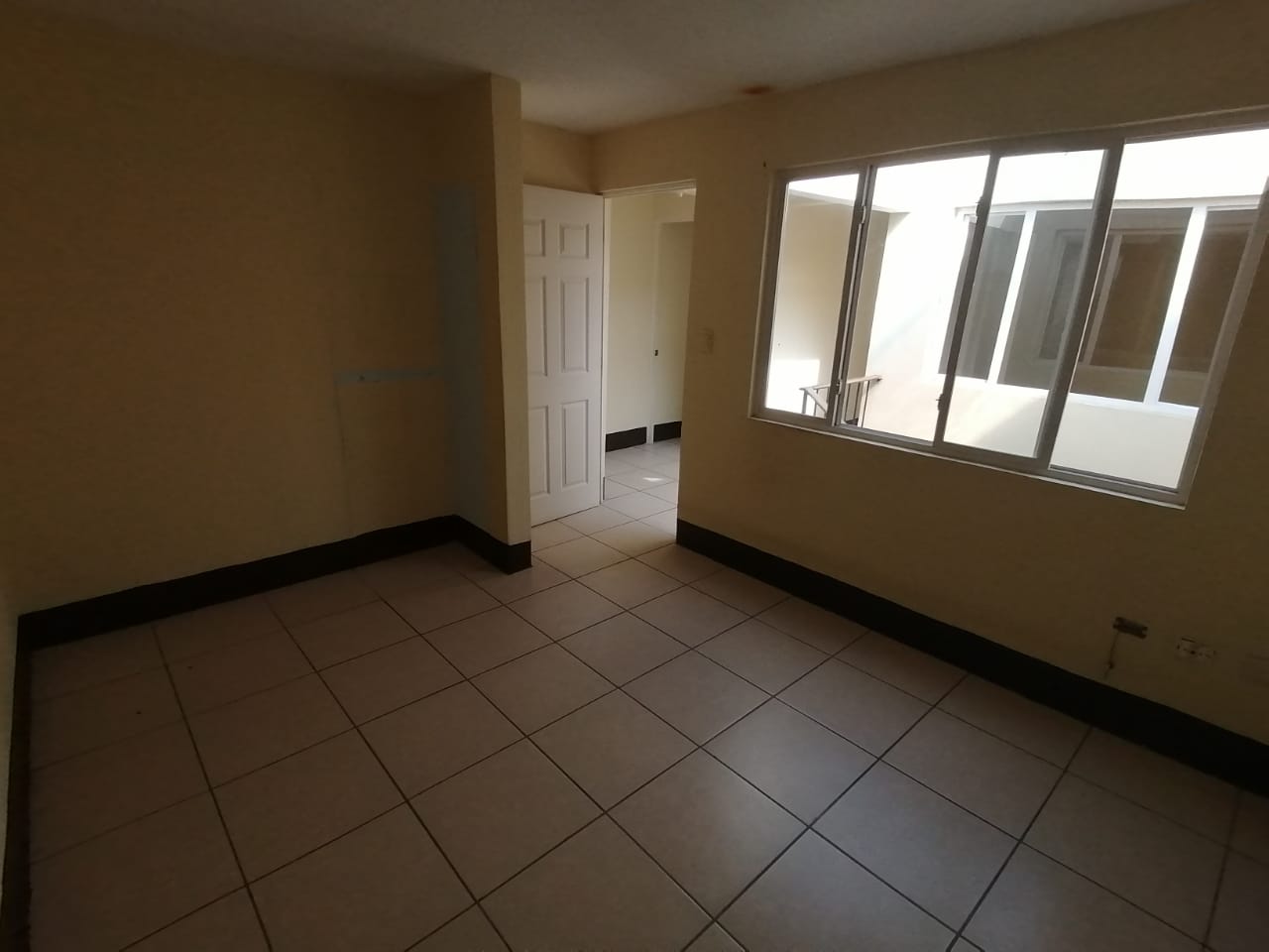 Venta de Casa o Casas, Terrenos, Propiedades, Apartamentos, Inmuebles en Guatemala, zona 11, zona 7, zona 2, zona 18, zona 16, Mixco, Carretera Al Salvador, Fraijanes, Santa Catarina Pinula, Antigua Guatemala, Villa Nueva, Villa Canales, San Miguel Petapa - Venta o Alquiler de Casas En Guatemala